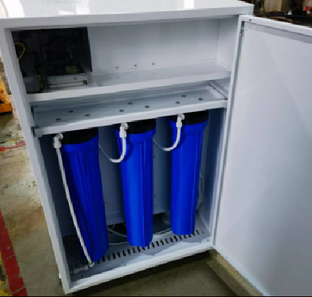Installation de traitement de l'eau de système de RO de laboratoire 10 - l'eau 80L/H pure faisant la machine