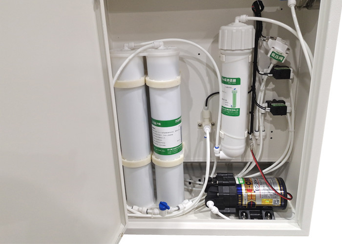Machine de traitement de l'eau à système Ro à étage unique pour laboratoire et médical