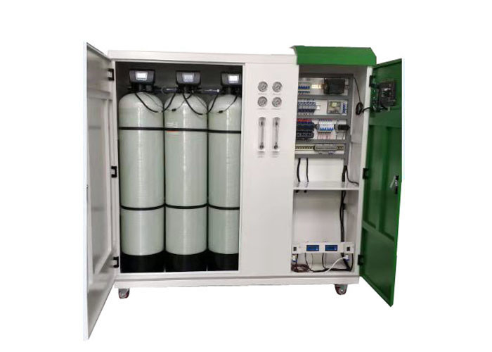 Type de Cabinet installation de traitement de l'eau de système de RO de monopasse 300L par heure